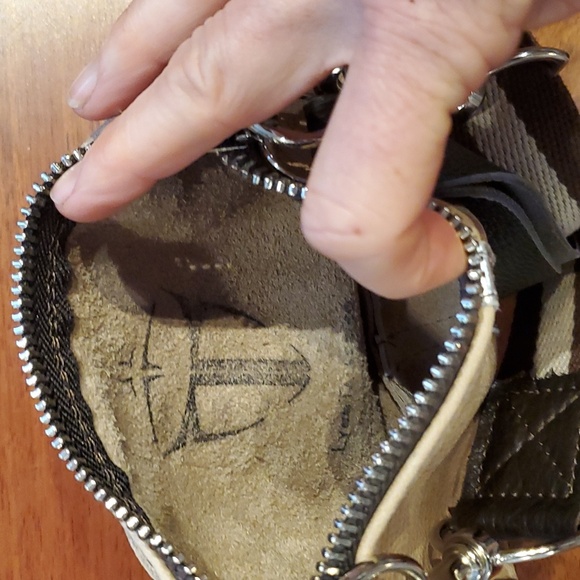 Lynn Tallerico's body bag - Picture 3 of 4